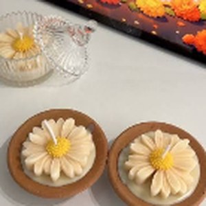 Daisy diya candle